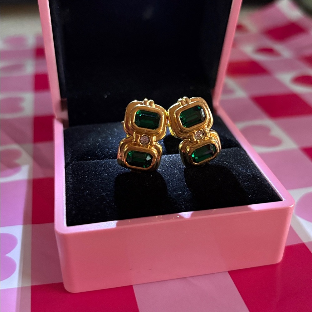 Vintage Clip on earrings Gold and Emerald - Picture 5 of 5